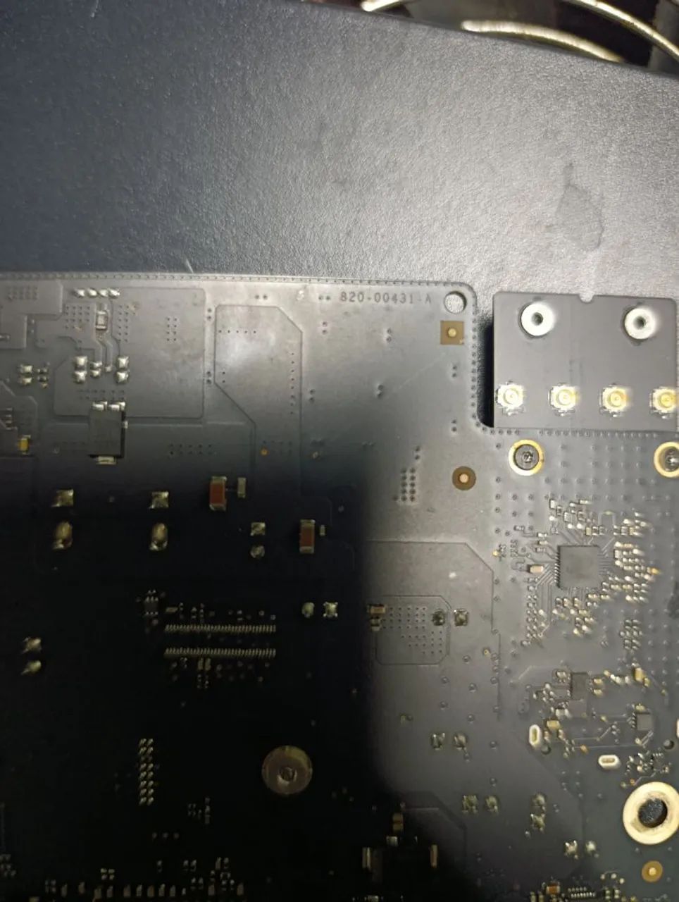 Placa iMac a1418 i5 2015 820-00431a com defeito  - Foto 3