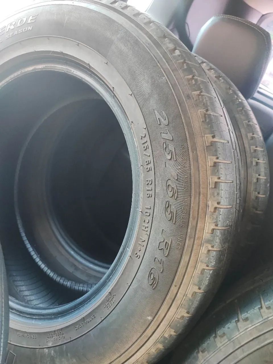 2 Pneus scorpion 215/65 R16