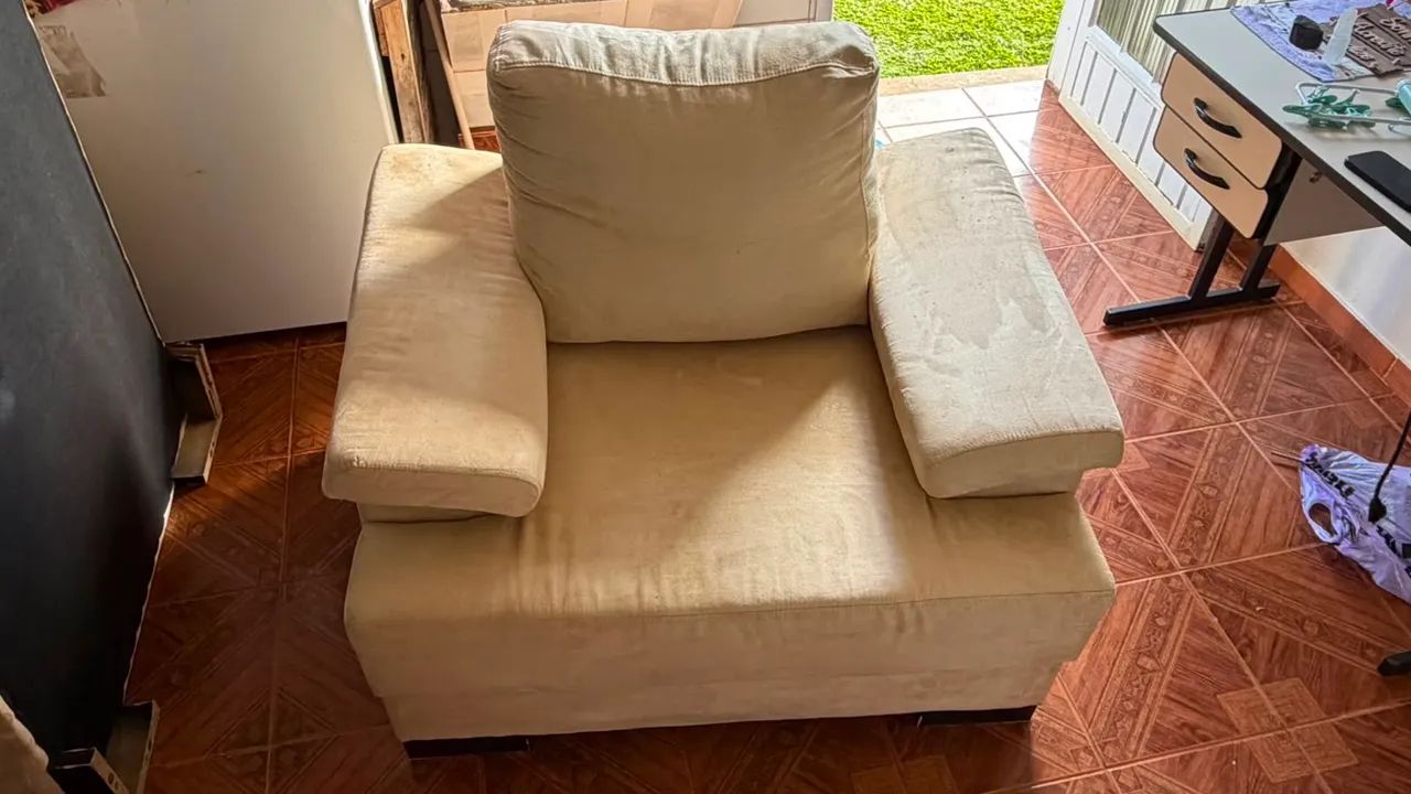 Sofá dois lugares + poltrona  - Foto 2