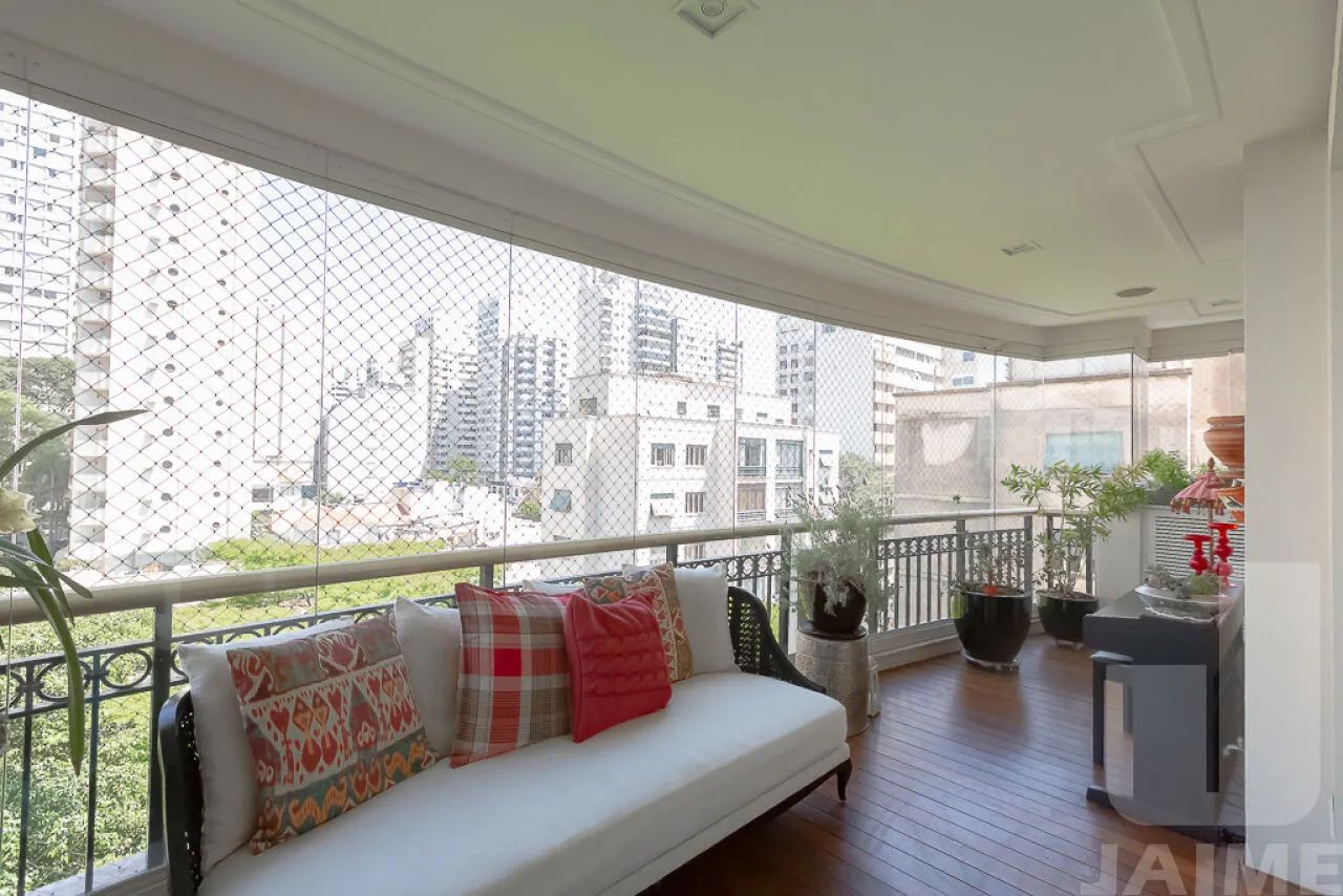 Apartamento padrão com 3 suites e 3 vagas. - Foto 2