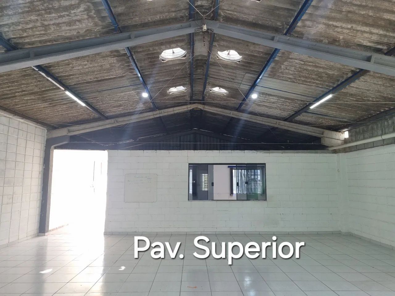 ALUGA-SE ÓTIMO GALPÃO CENTRO POÁ SP-430M² - Foto 2