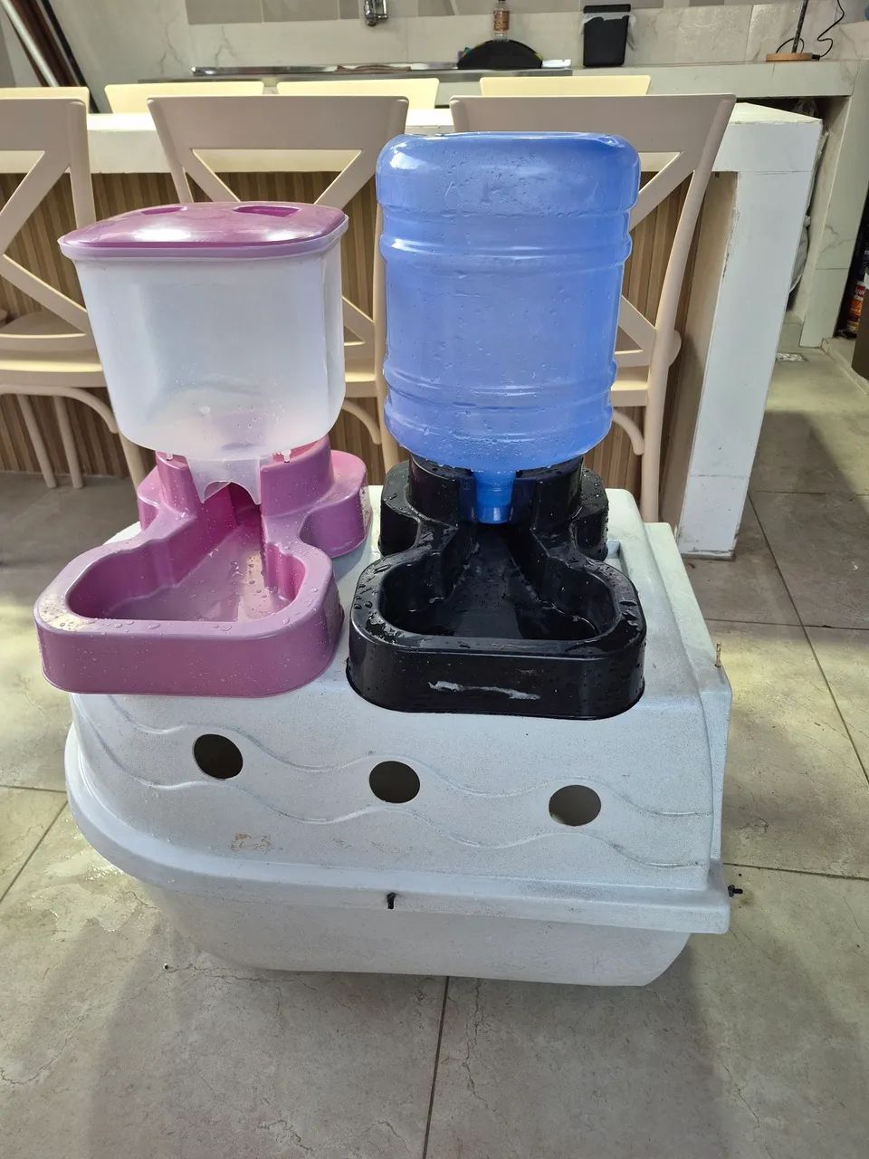 Caixa de transporte, comedouro e bebedouro para  pet