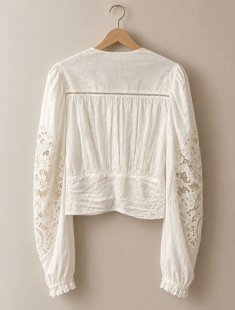 Blusa branca com renda  - Foto 2