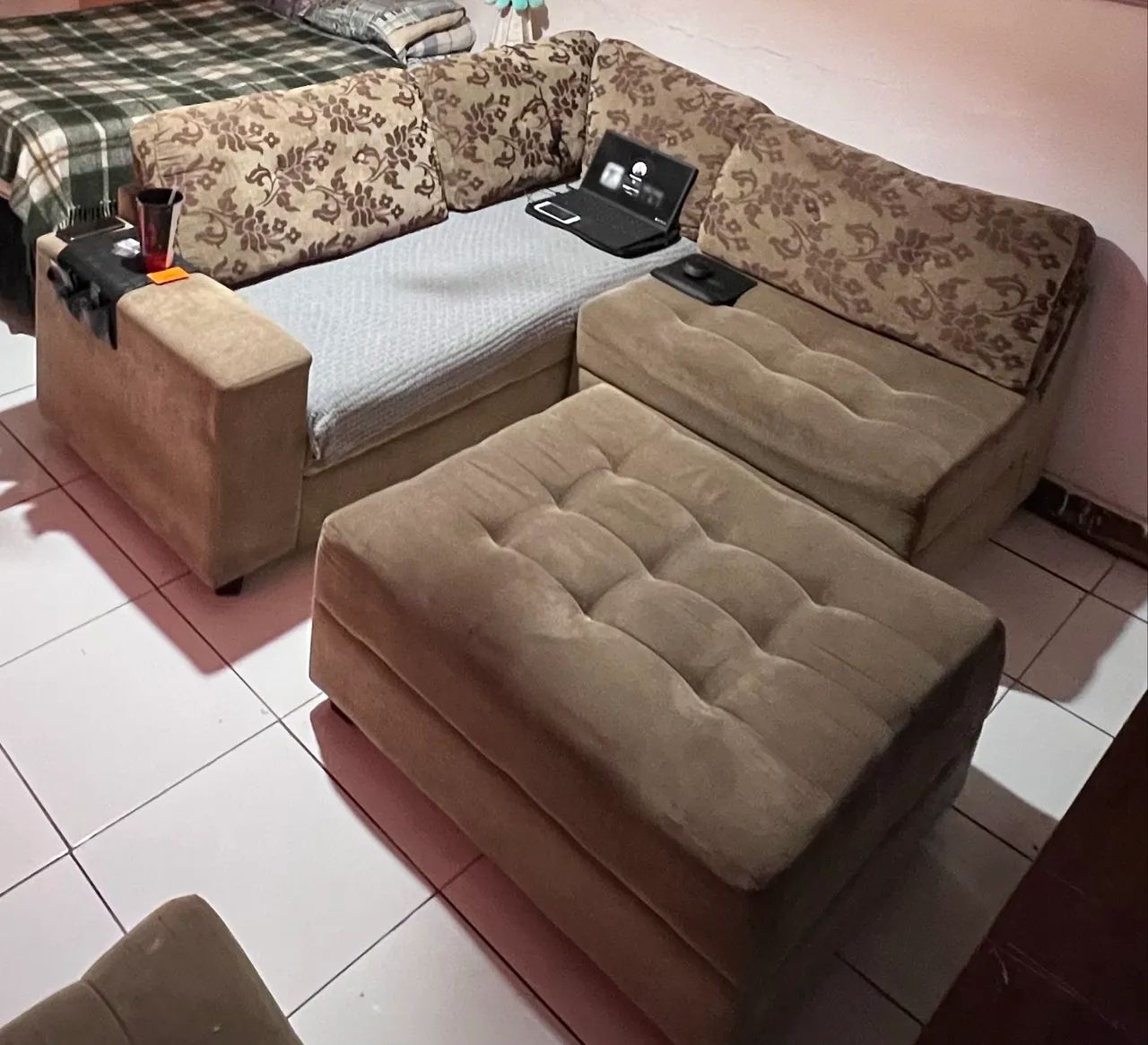 Sofá (LEIA A DESCRIÇÃO)