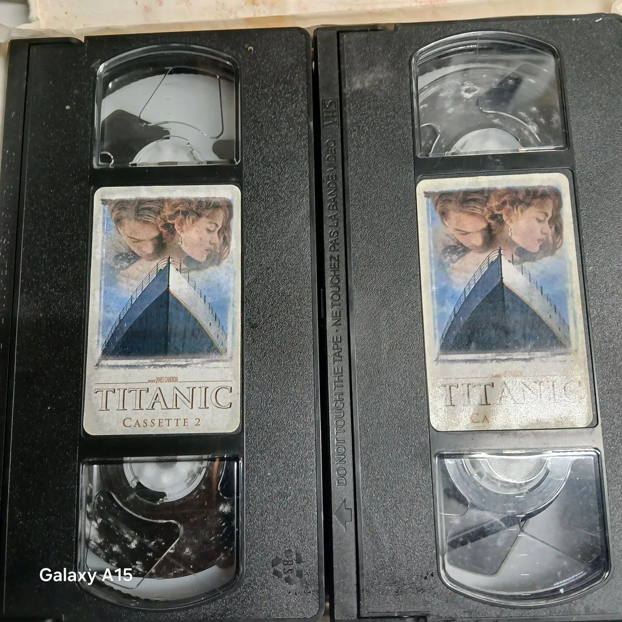Vendo um kit fitas VHS original do filme titanic mais fotos  - Foto 3