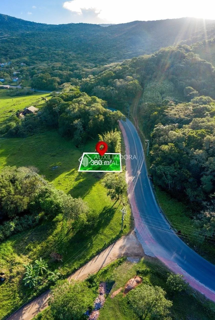 ÓTIMA OPORTUNIDADE DE TERRENO NO AMBRÓSIO EM GAROPABA/SC