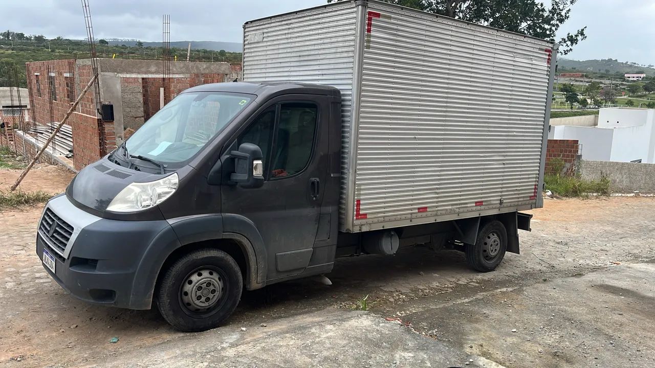 Fiat Ducato chassi com baú cat B  - Foto 4