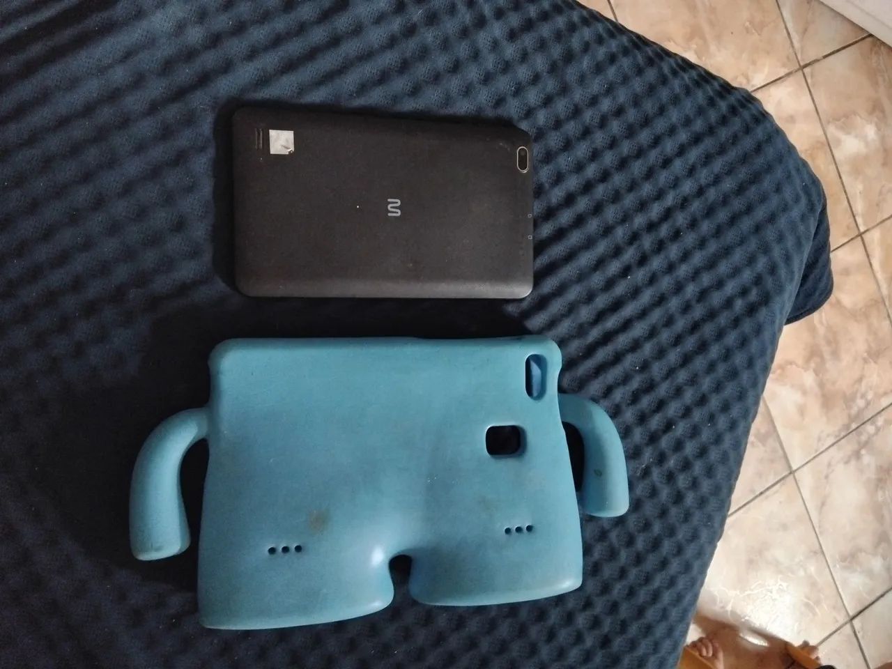 Tablet Multilaser / retirada de peças / Tela trincada / Não mexe touch apenas com mouse - Foto 2