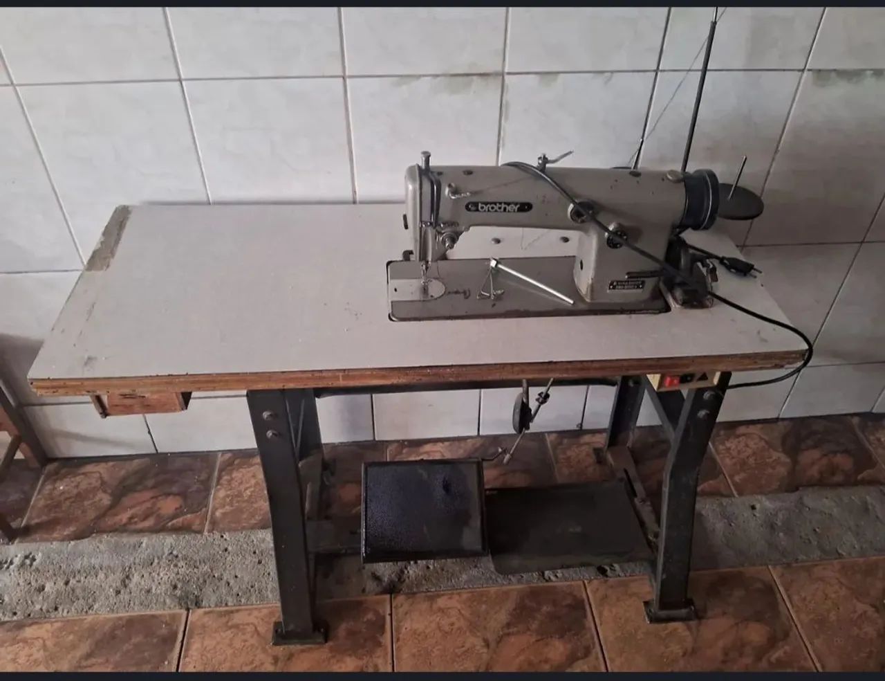 Máquina costura industrial Brother  - Foto 2