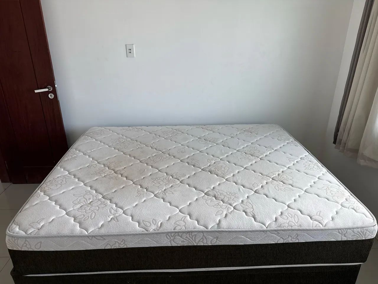 Vendo cama box Queen  - Foto 4