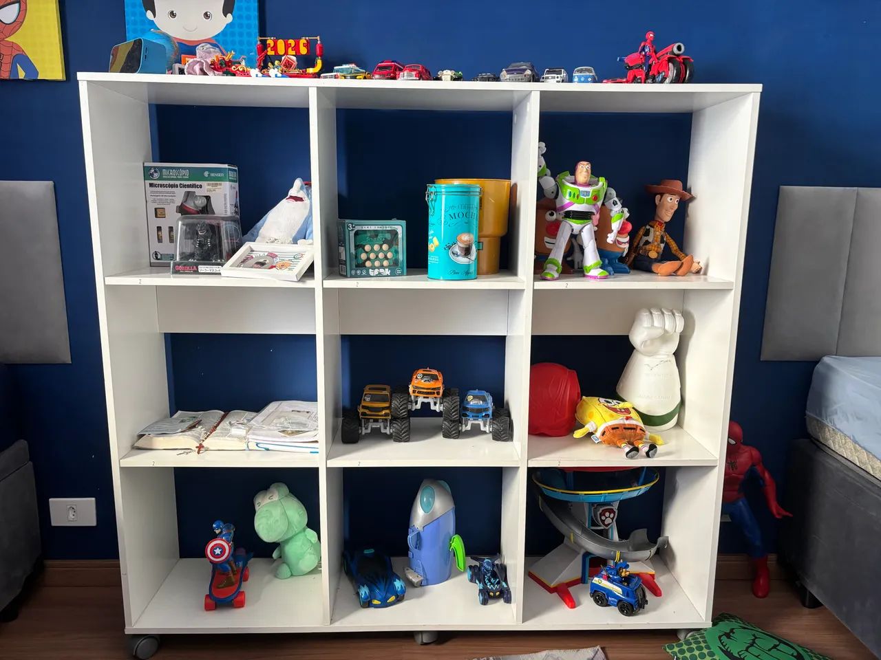 Estante para brinquedos 