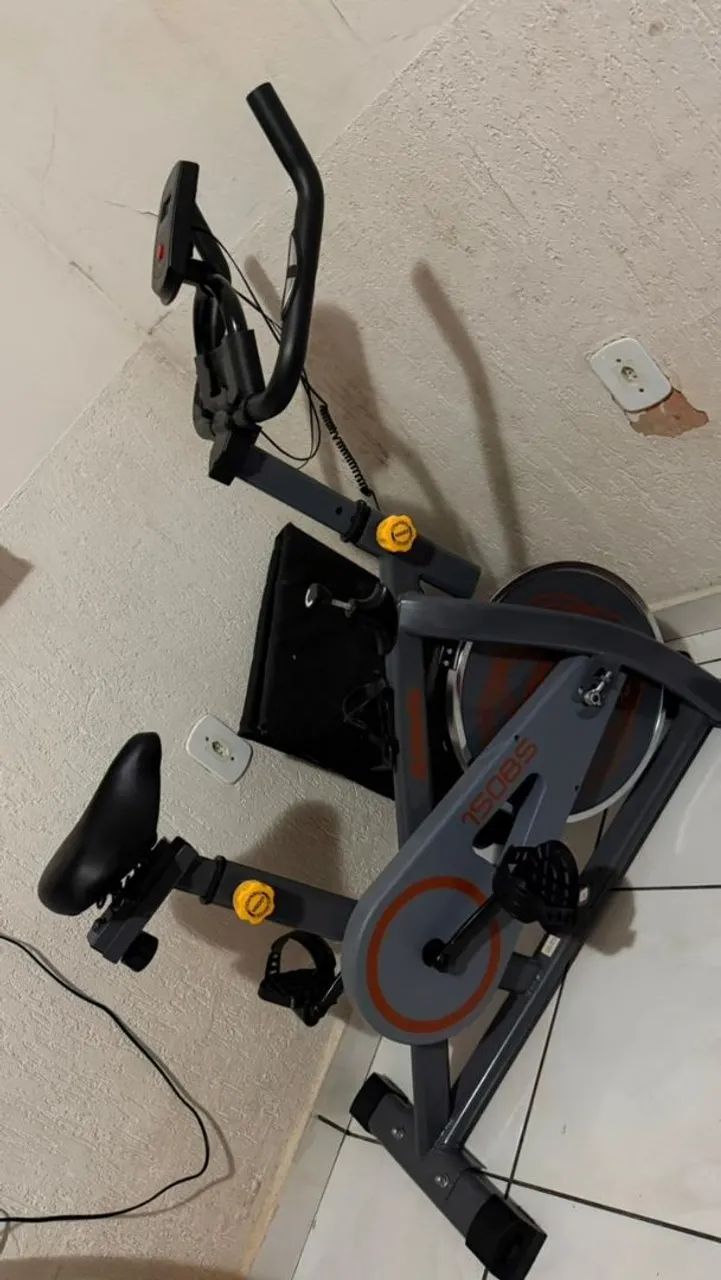Vendo bicicleta ergométrica zero  - Foto 5