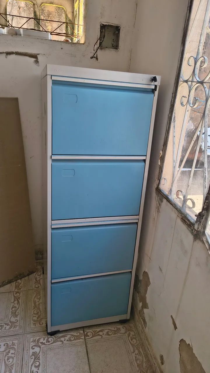 Arquivo 4 cavetas com chave, aceito cartão