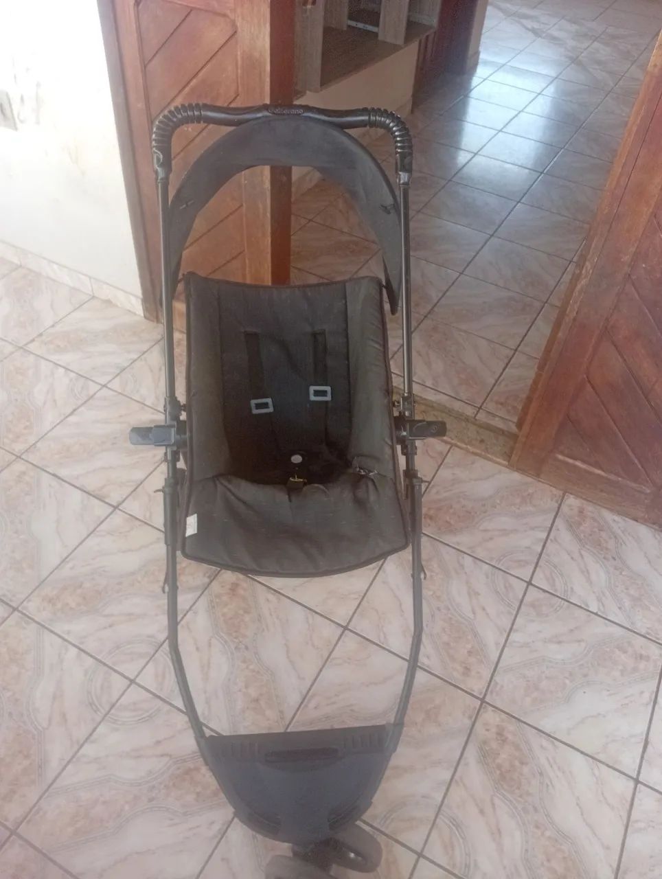 Estou vendendo um carinho de bebê  - Foto 3