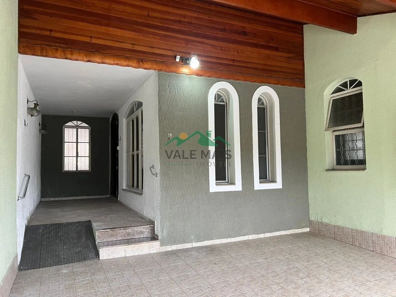 Casa com piscina em Nova Guará, Guaratinguetá