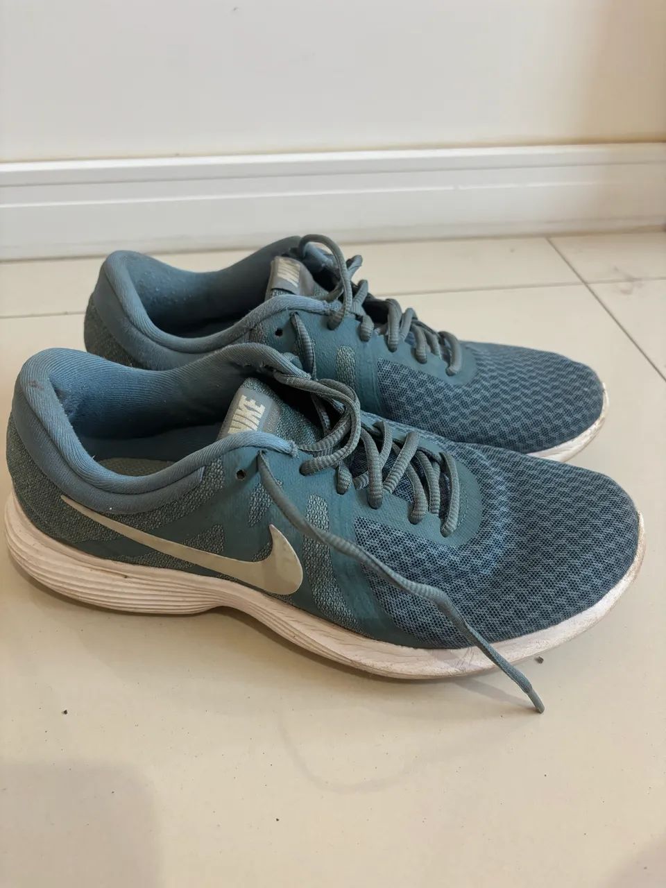 nike revolution 4 39