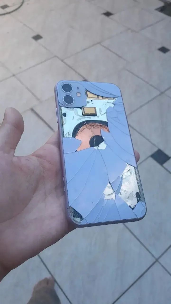 iPhone 11 128gb (reparo ou retirada de peças) - Foto 2