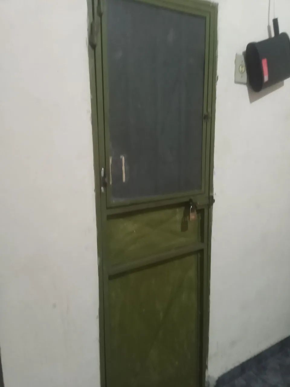 Alugo quarto completo c banheiro  varal - Foto 5