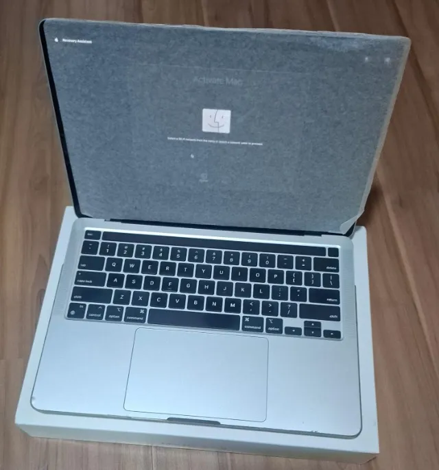 VENDO 2022 - 13-inch MacBook Pro - Silver MBP 13.3 SL/8C CPU/10C