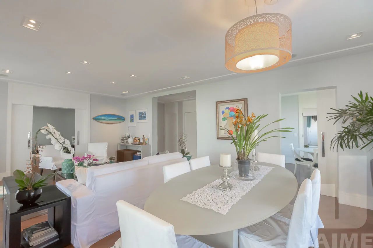 Apartamento padrão com 3 suites e 3 vagas. - Foto 5