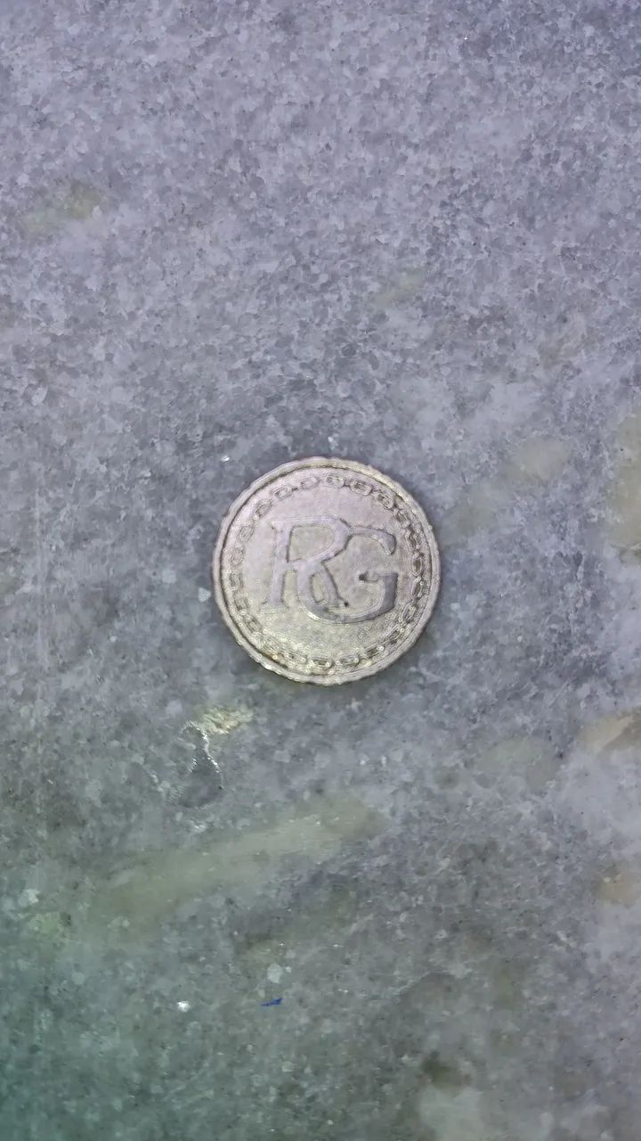 Ficha Colecionável RG Com Setas no Verso 