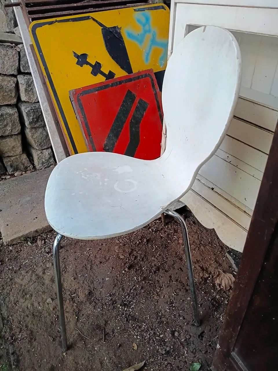 cadeira branca formiga Tok&Stok.. - Foto 4