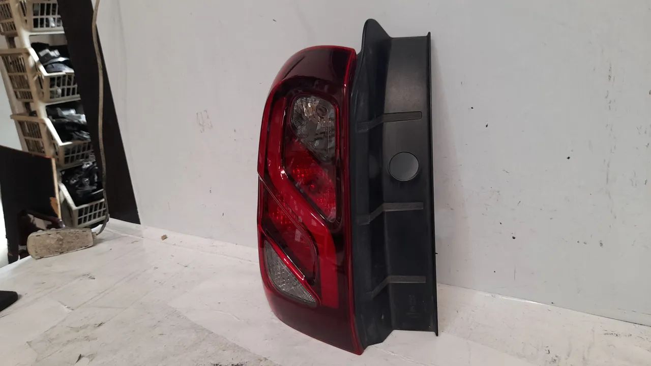 Lanterna Duster 2015 2016 2017 2018 led original - Foto 3