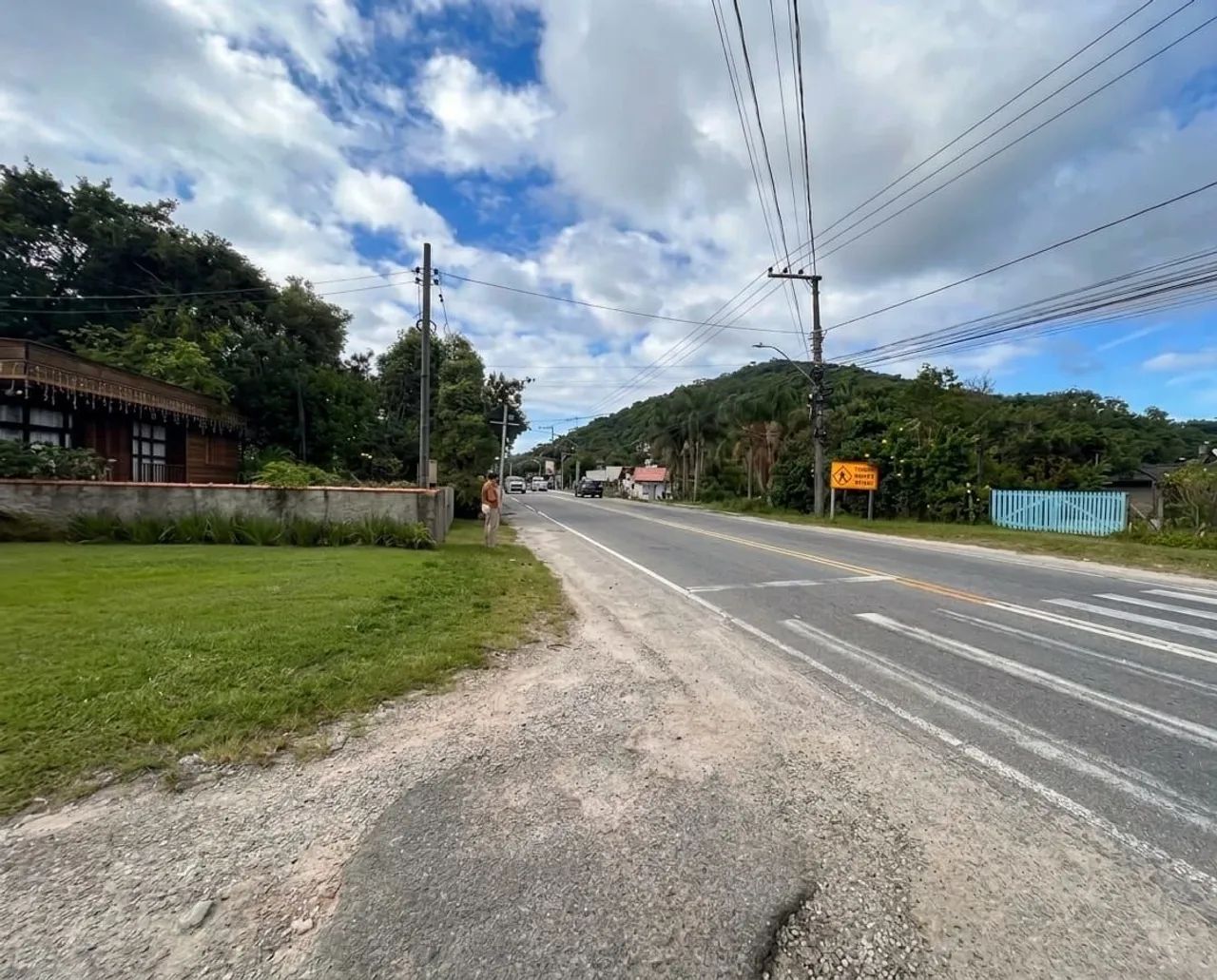 Terreno de esquina com 226,32 m² - Foto 5
