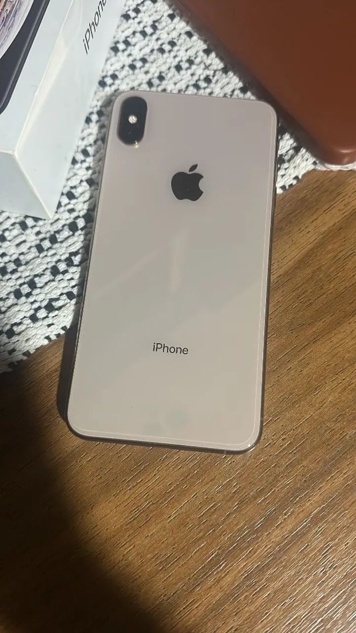 Vendo iPhone Xs Max 256g saúde da bateria 79%