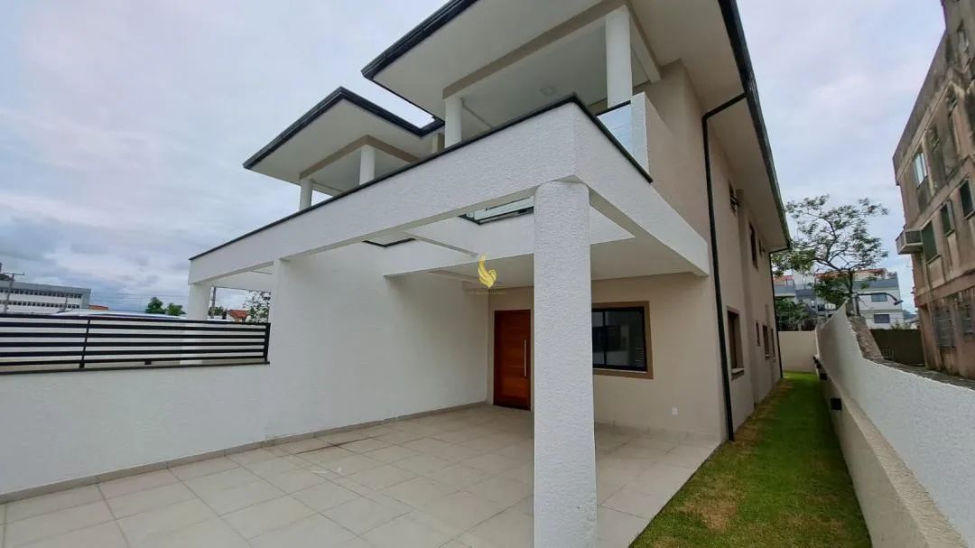 Excelente opção de moradia 3 Dormitórios na praia de Canasvieiras! REF: 314