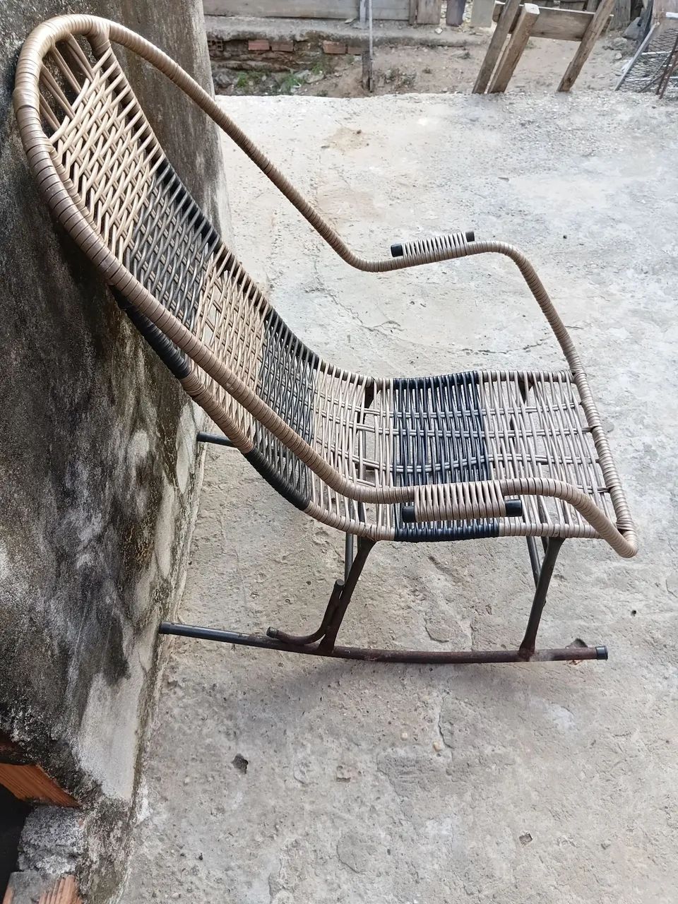 Vende-se cadeira de balanço em ótimo estado  - Foto 2