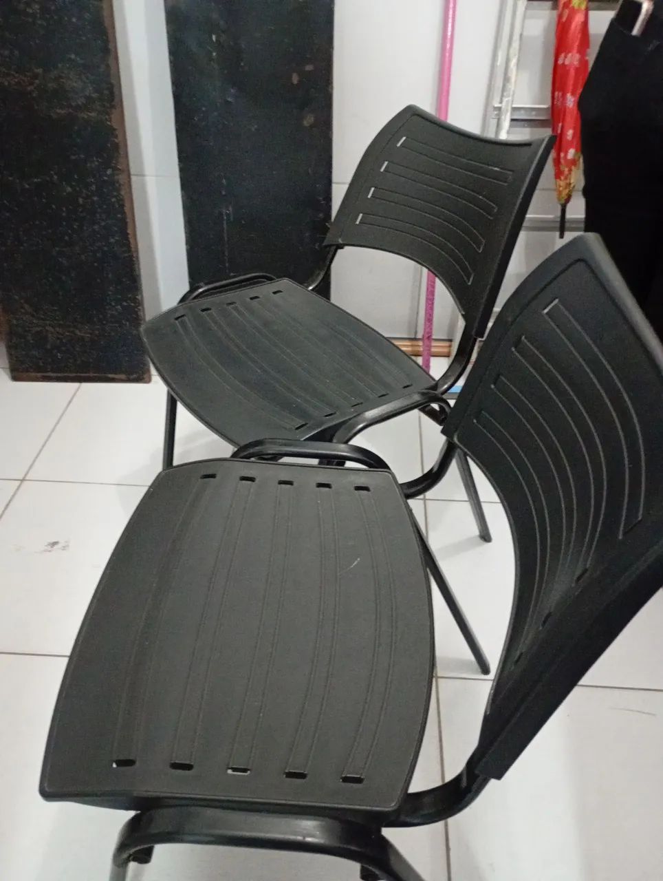 2 cadeiras por 80,00