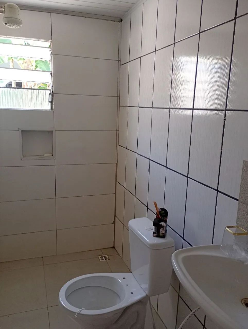 Kitnet mobiliado p/solteiro água e luz inclu. - Foto 2