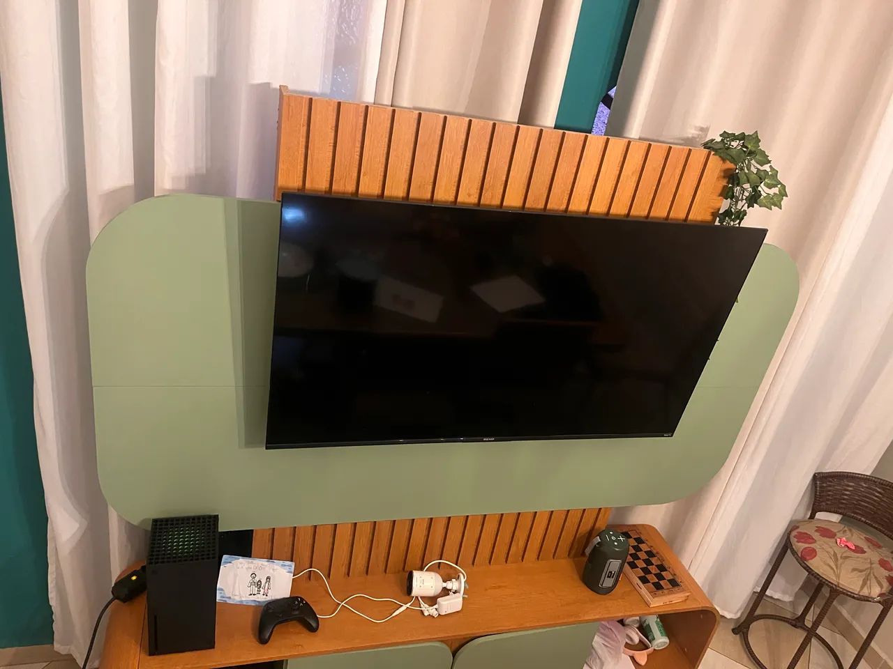Hack com painel (MADEIRA MADEIRA)