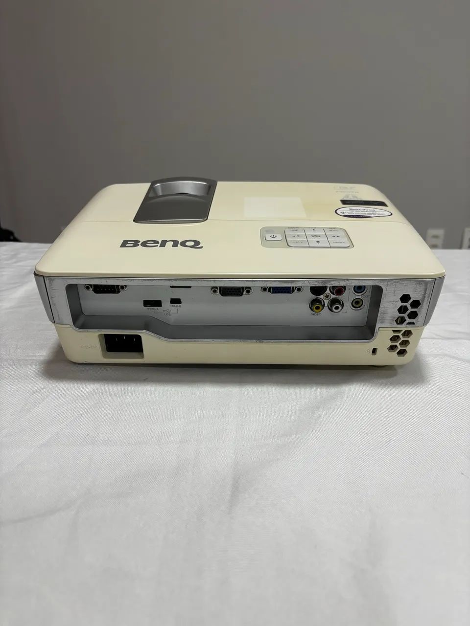 Projetor Benq funcionando perfeitamente, 2500 lumens  - Foto 3