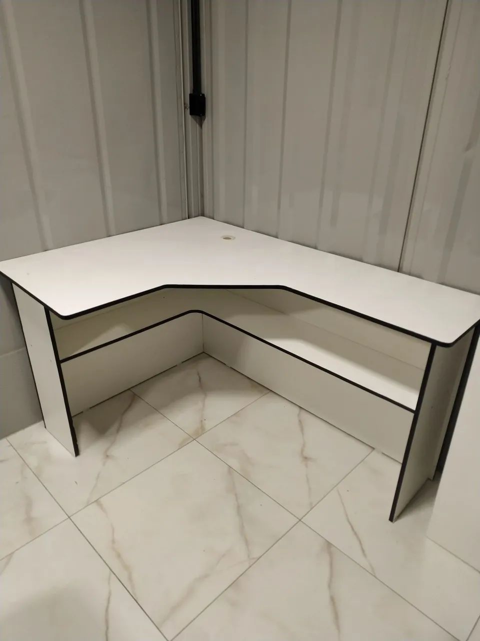 Mesa de canto para escritório