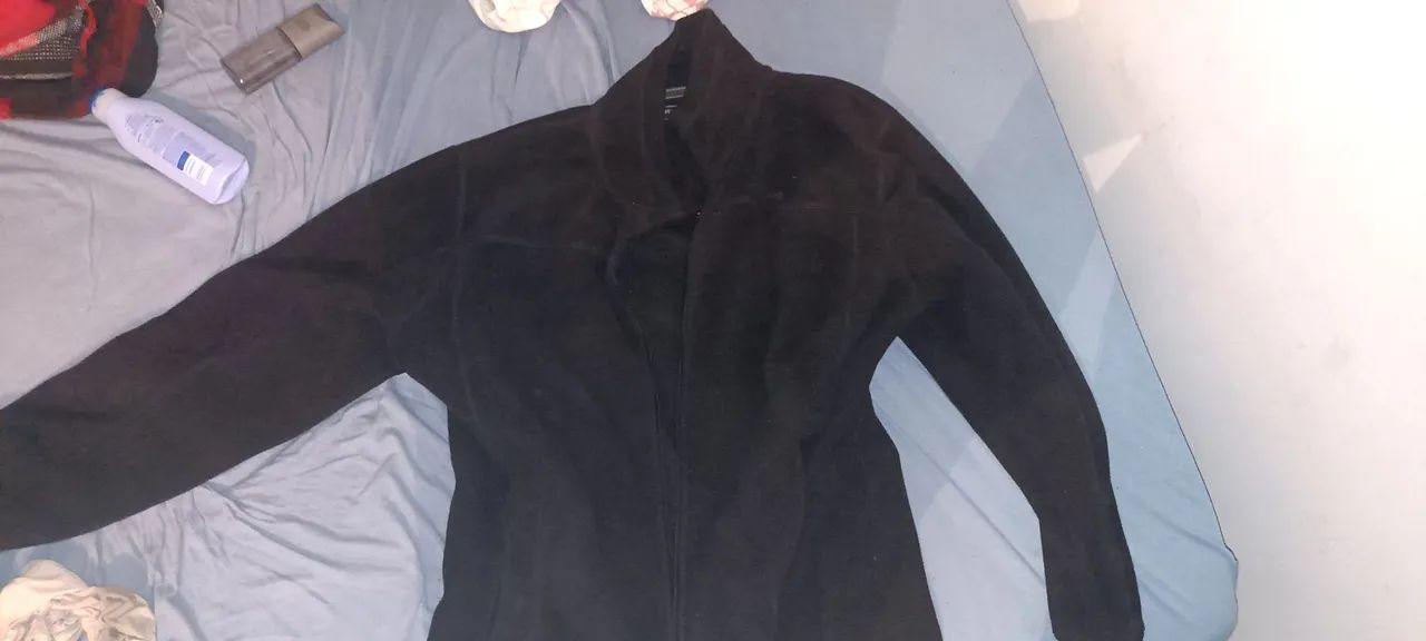 blusa preta grande