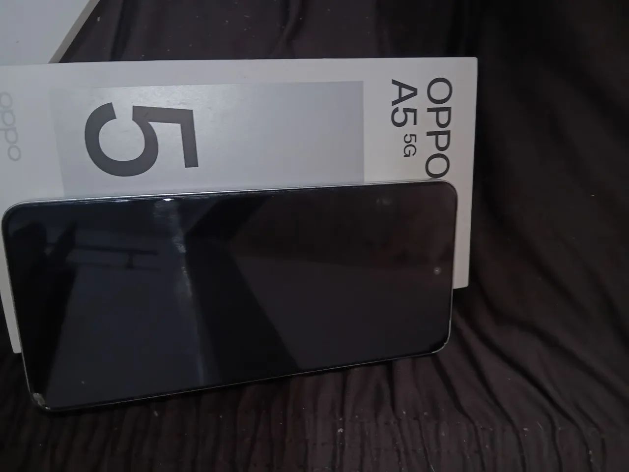 Celular oopo, tem um ano que comprei, porem meu filho derrubou e foi sumindo a imagem