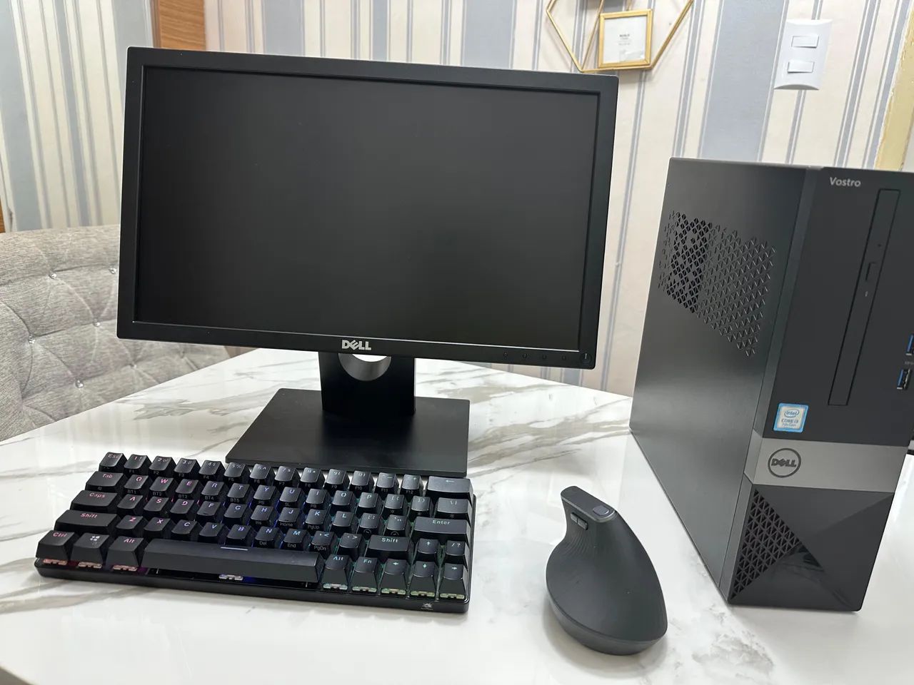 s*s様 DELL Vostro 3268 Core i5 / Radeon W Desktop Dell Vostro VST-3268-A40 7ª Geração Intel Core i5 8GB 1TB