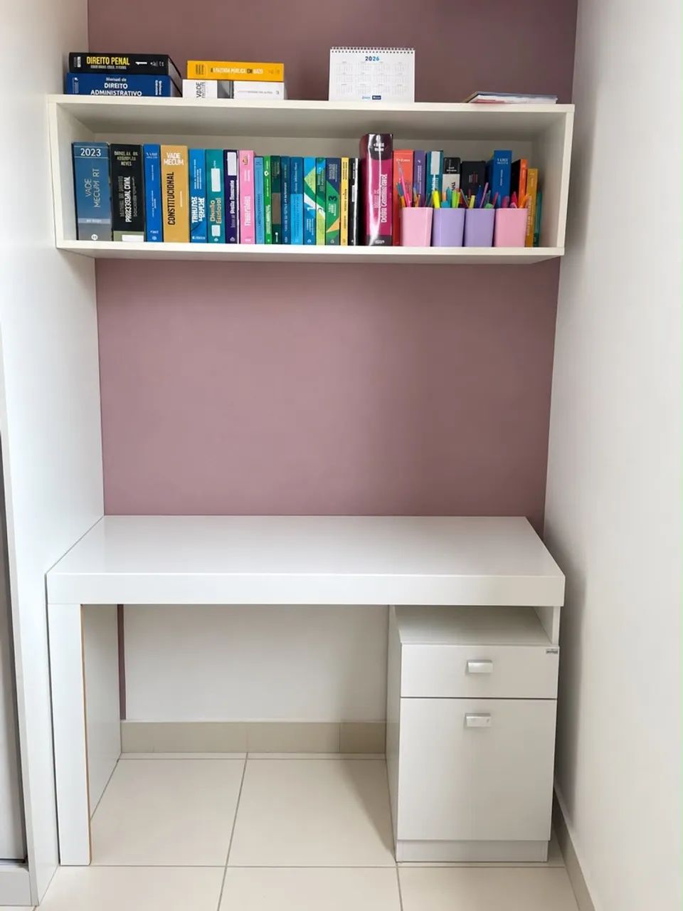 MESINHA DE ESTUDO + PRATELEIRA