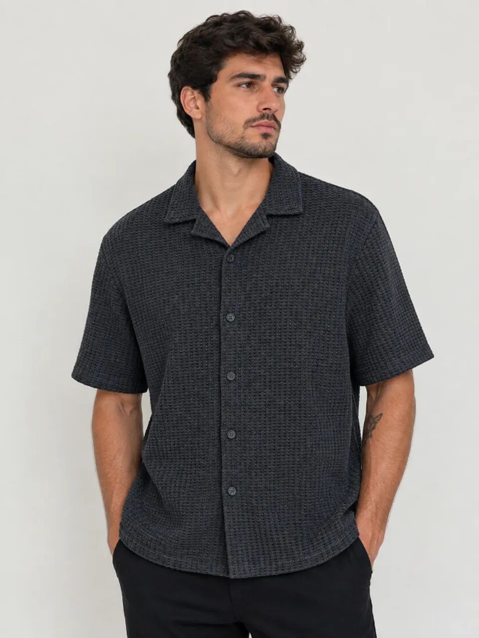 camisa h&m texturizada waffle cinza m - masculina