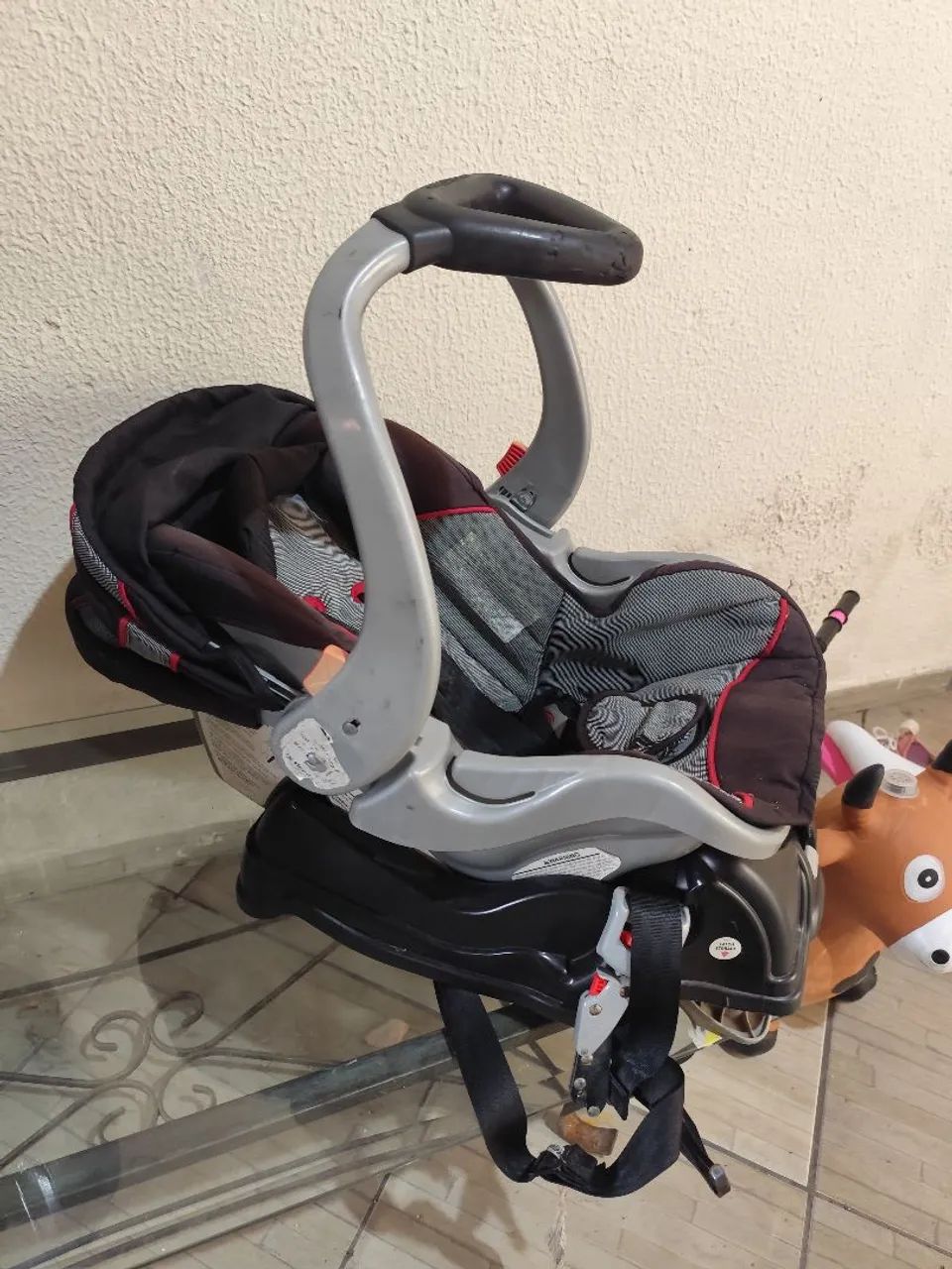 Bebê conforto com Isofix, marca babytrend (importado) - Foto 4