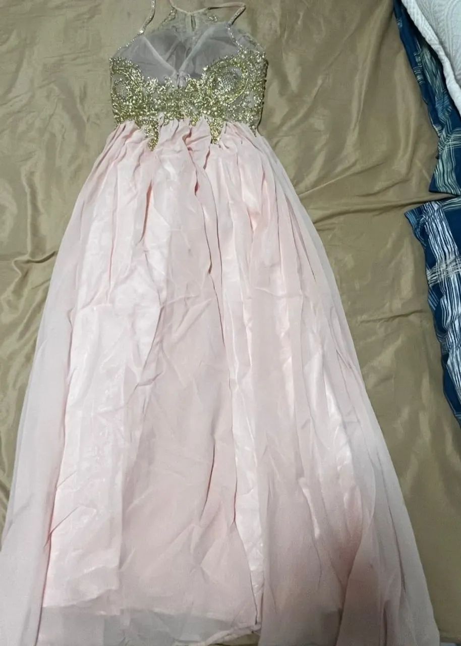 Vestido de Festa Rosa Claro - Elegância e Sofisticação 