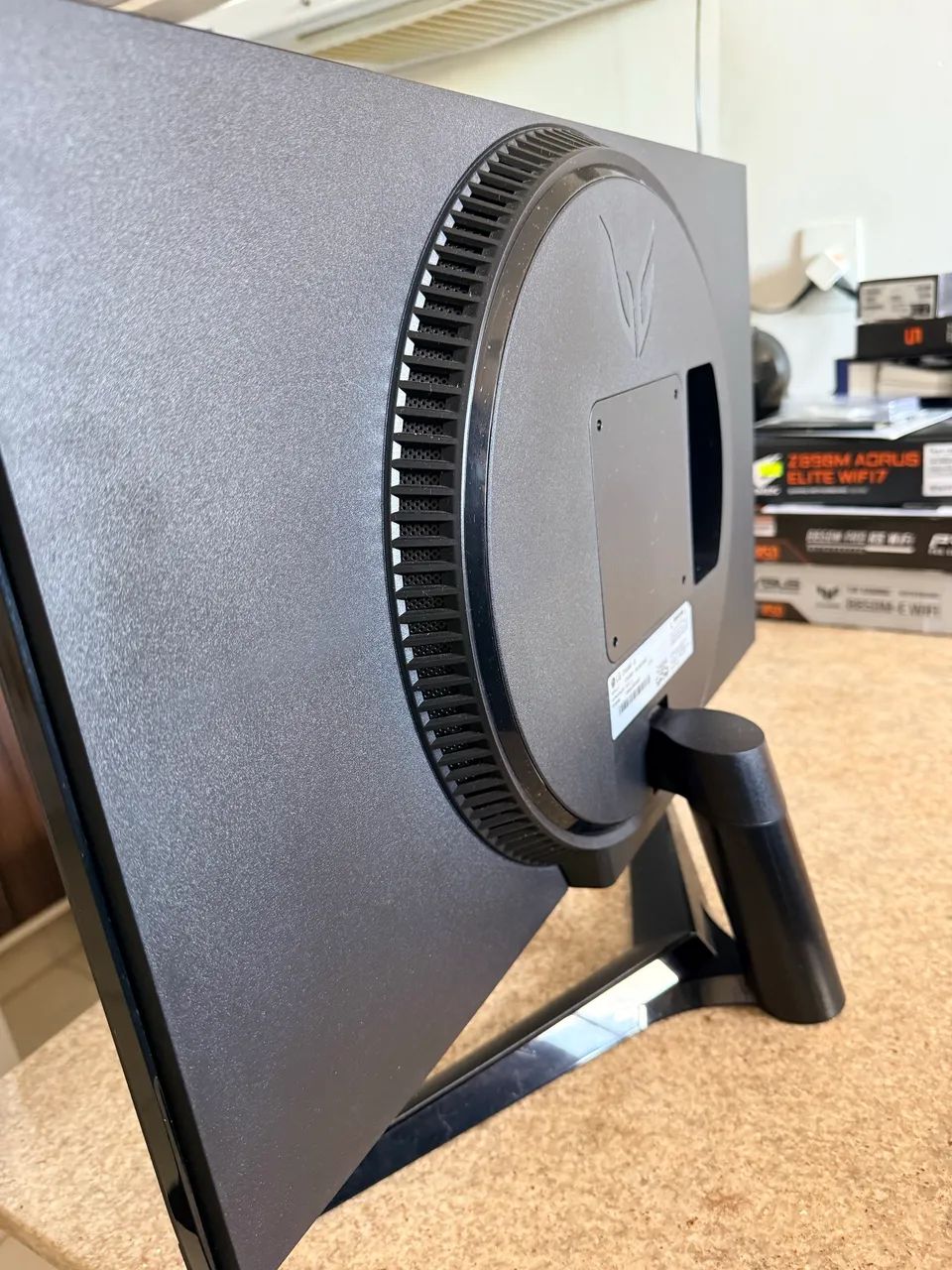 MONITOR LG ULTRAGUEAR 27 IPS 180HZ GSYNC  - Foto 3