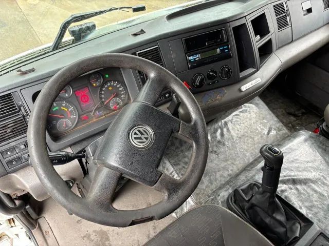 VW 25.390 CONSTELLATION 6x2 2012 - Foto 4