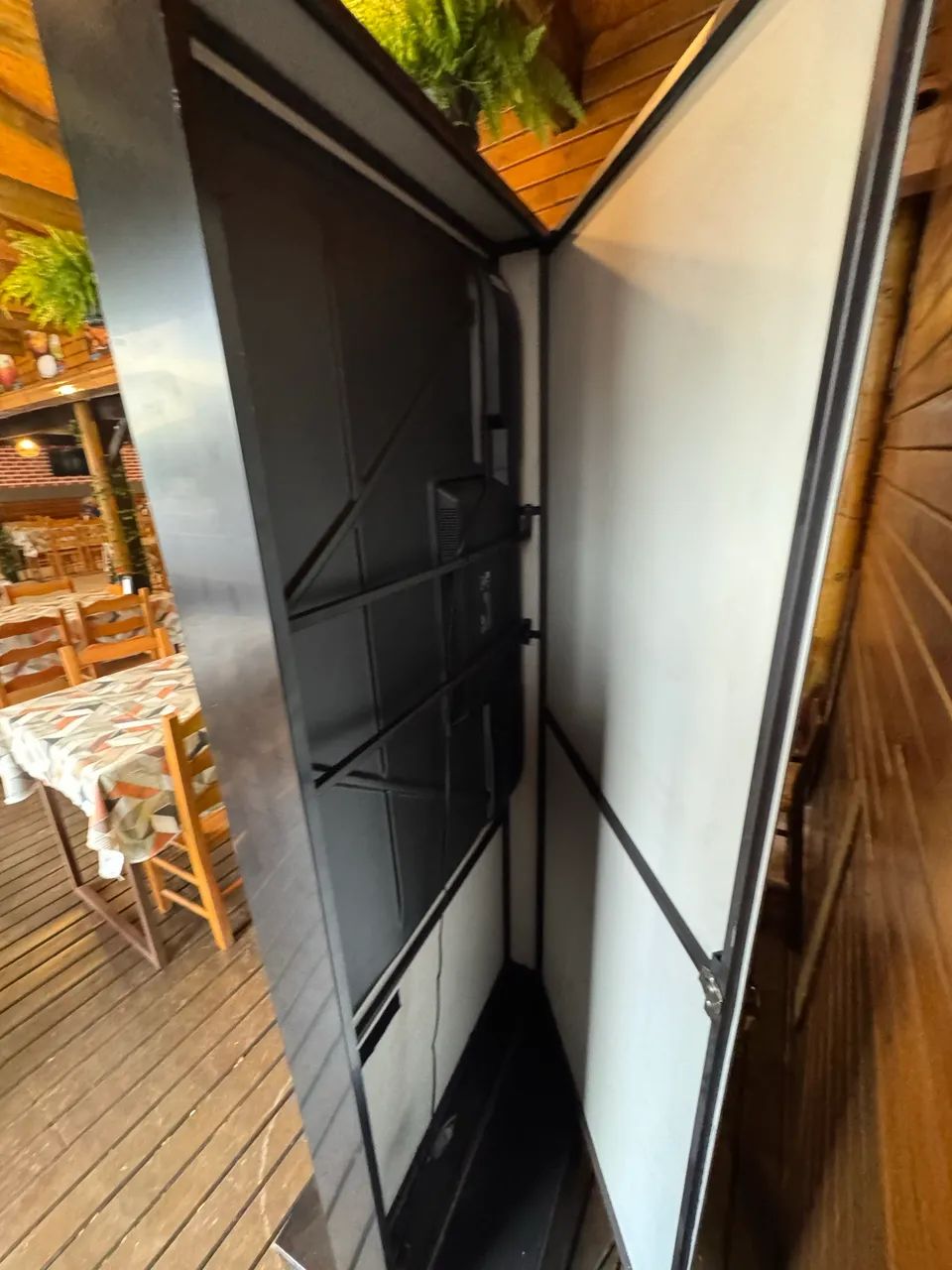 Totem de 55pl Tv led com ACM e rodinha - Foto 3