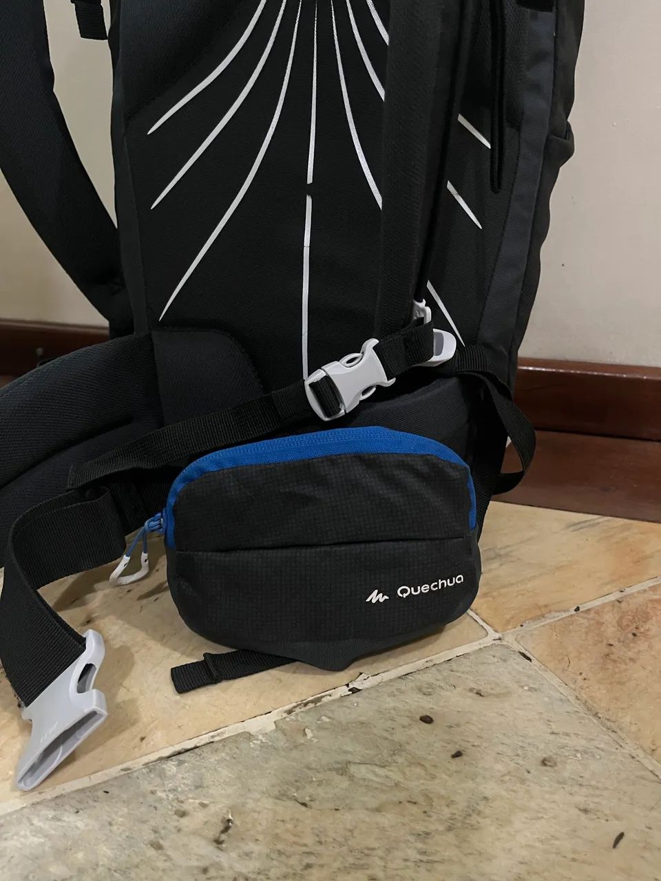 Mochila de Trilha 30 Litros Quechua - Foto 2