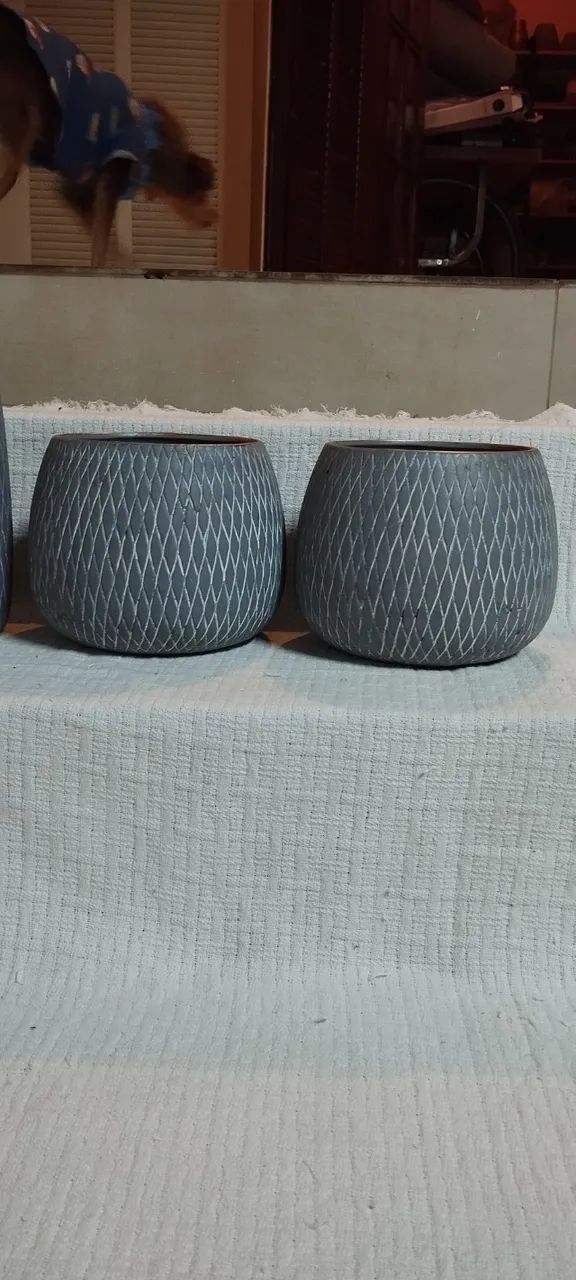 Kit com 4 Vasos e Cachepots Decorativos Cinza e Cobre - Estilo Moderno - Foto 2
