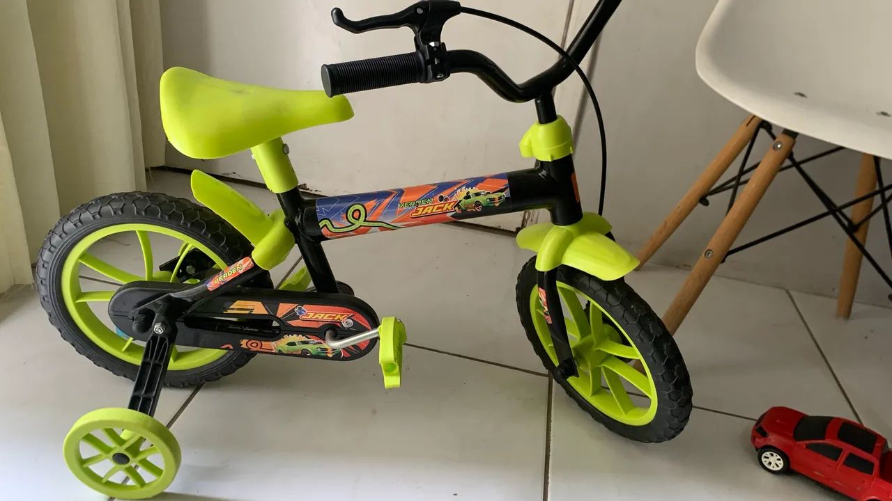 Bicicleta aro 12 semi nova - Foto 4