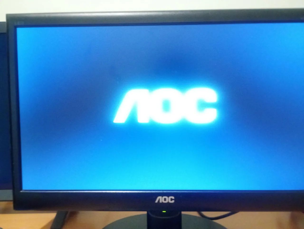 Monitor AOC 18,5? LED e950Swn - Funcionando normalmente  - Foto 3